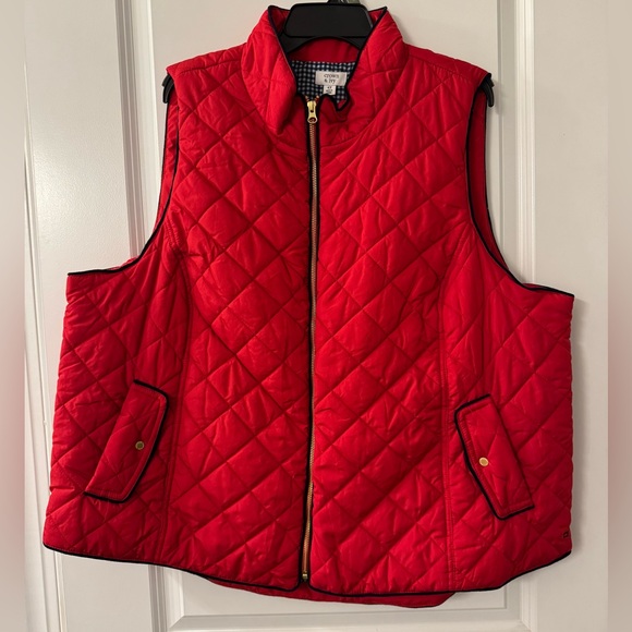 #2424 Crown & Ivy Red Hots Icon Vest Diamond Quilted Puffer Sleeveless Red Blue - Picture 1 of 9
